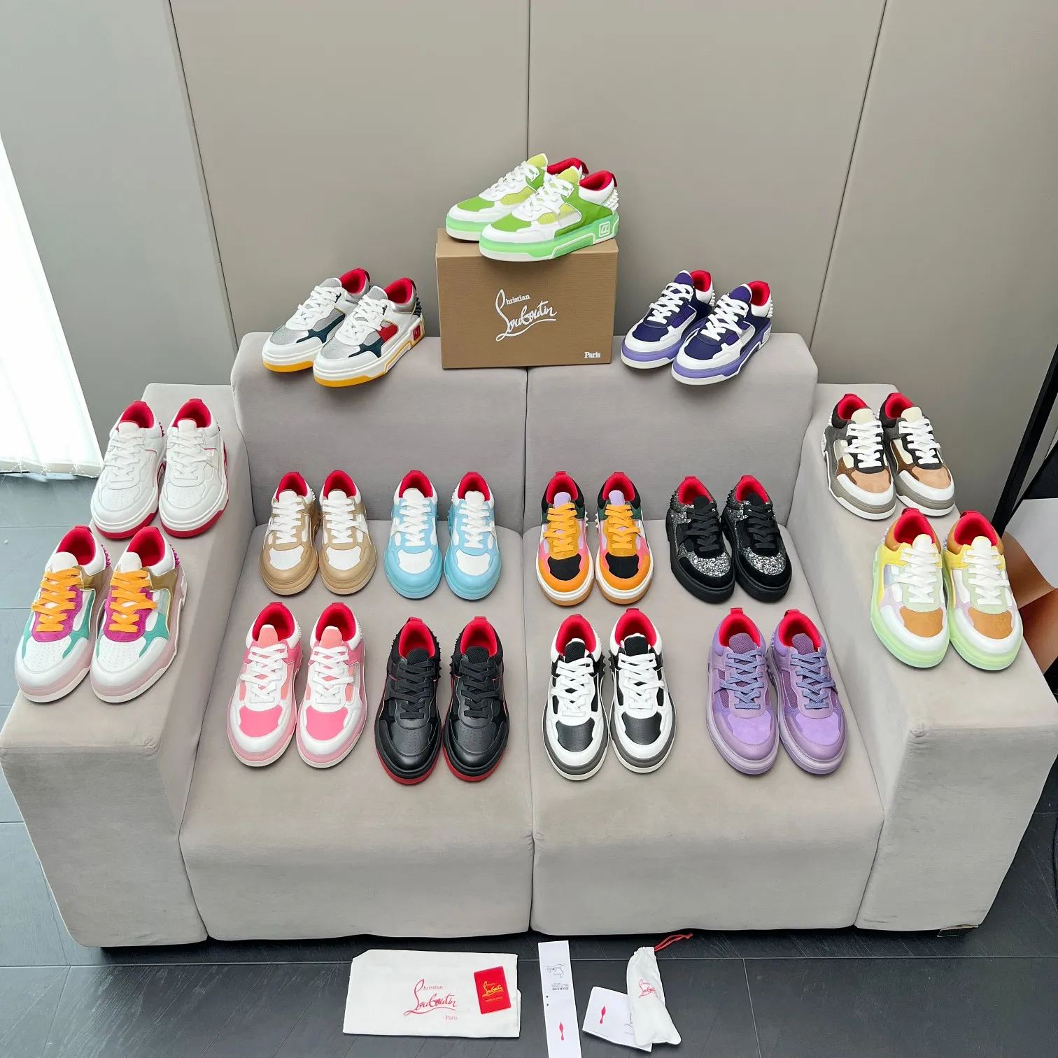 Men's shoes 💰700 🌹🌹🌹̋ Wang Junkai Yang Mi Xu Kai Zhang Jingyi Ding Chengxin Chen Muchi Wang Ziyi Same style Christian Louboutin 2024 [New product] ASTROLOUBI unisex thick-soled sports shoes red-soled shoes perfectly integrate fashion and sports, The fabrics are made of luxurious calfskin, soft suede, smooth satin and laminated leather, and the back is decorated with classic rivets. The interior is blended with a knitted tongue for added durability, breathability and quick-drying comfort. The outsole is made of a combination of EVA foam and imported rubber, and the colorful CL iconic letters on the side of the outsole show the brand's unique style. It is a ceiling-level comfortable skate shoe! ! ! Multiple colors available